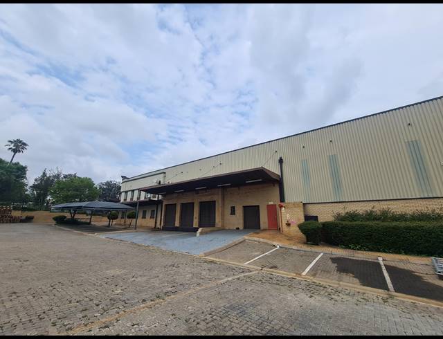 1,796M² WAREHOUSE FOR SALE IN LINBRO PARK